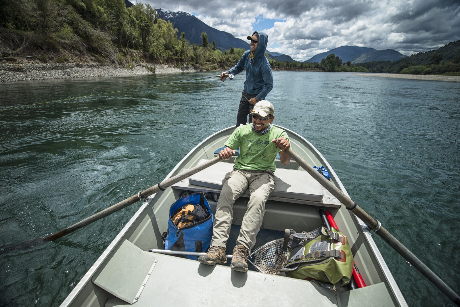 Drift boat en río patagónico