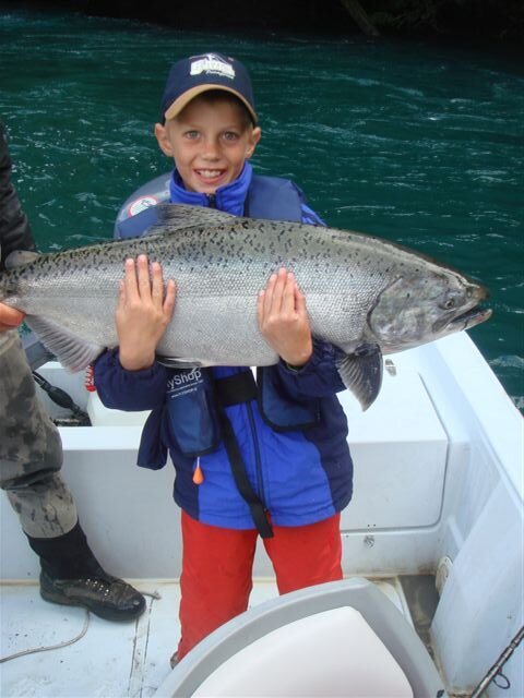 Pesca en el lago Yelcho