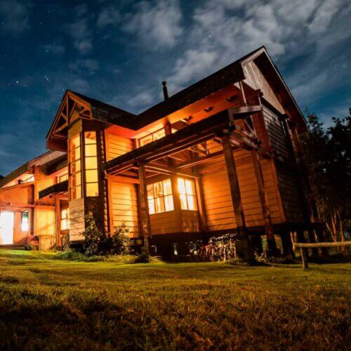 yelcho-en-la-patagonia_exterior_hotel_4-1-qtpgs03oxnihh7jhz1k4l1b2s2w10mxrvi119itll4